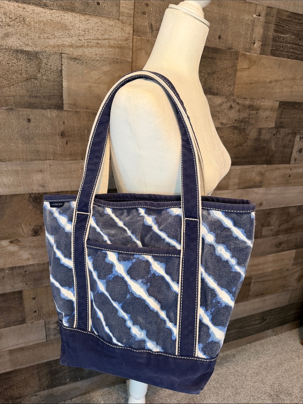 Lands’ End Tote - Picture 2 of 16